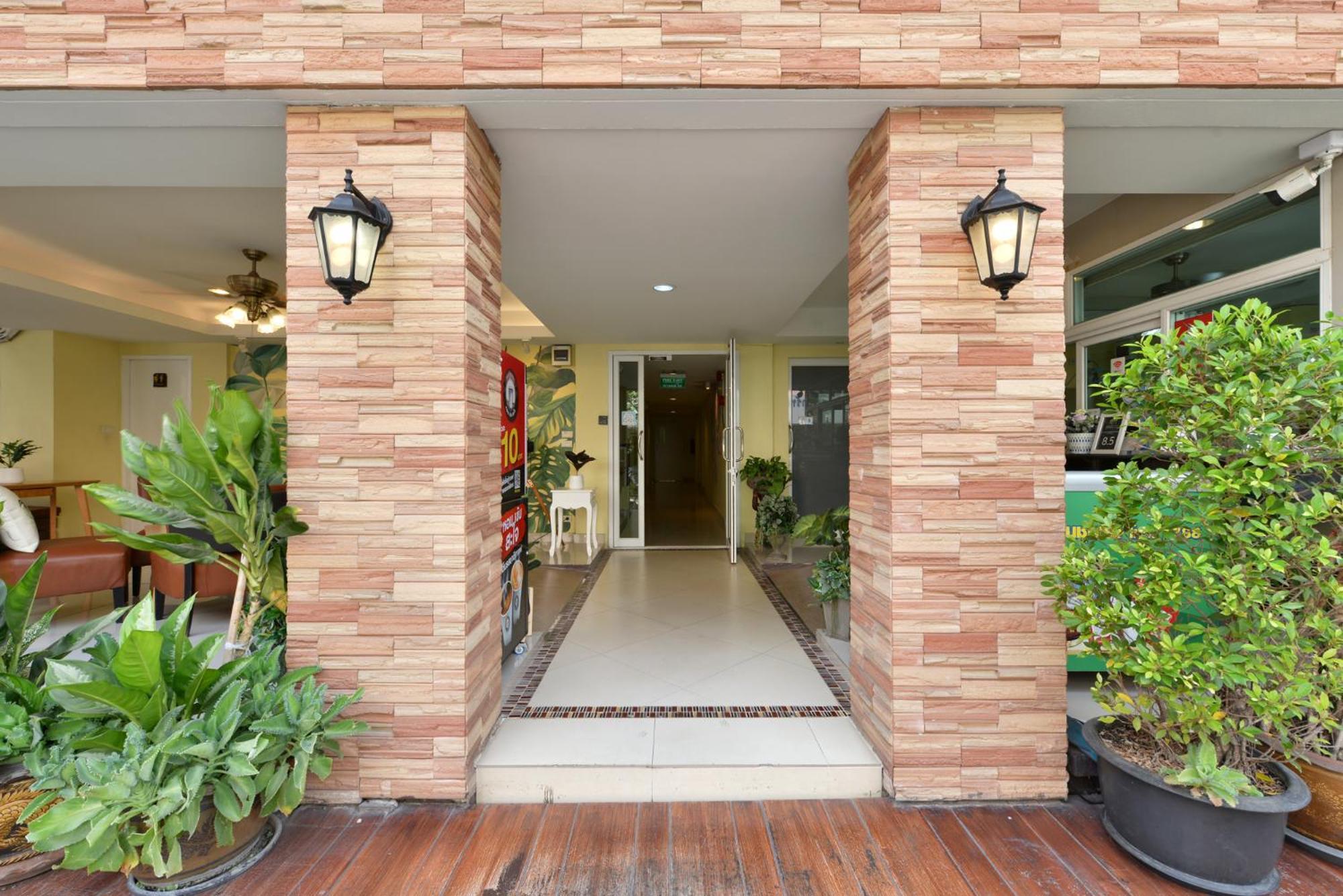 Salin Home Hotel Ramkhamhaeng Бангкок Экстерьер фото